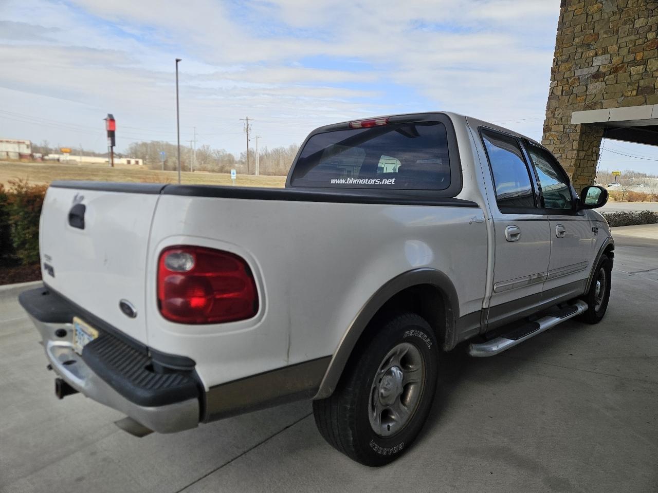 Ford F-150 2WD SuperCrew 139" Lariat 2003