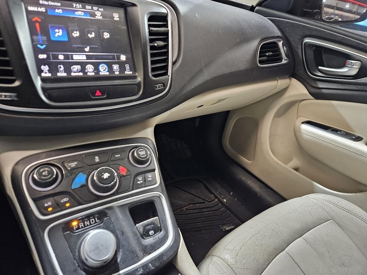 Chrysler 200 4dr Sdn Limited Platinum FWD 2016