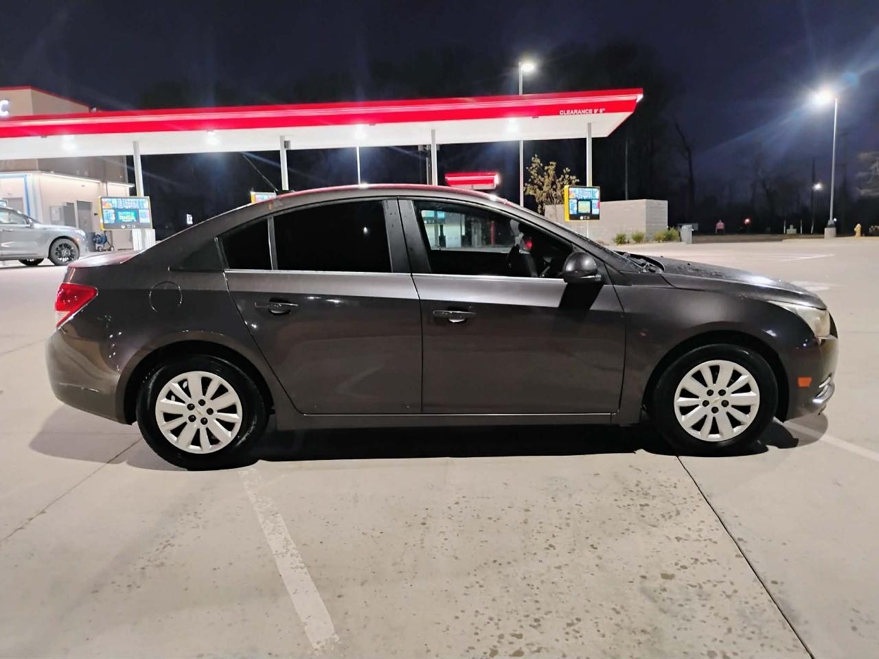 Chevrolet Cruze 4dr Sdn LT w/1LT 2011