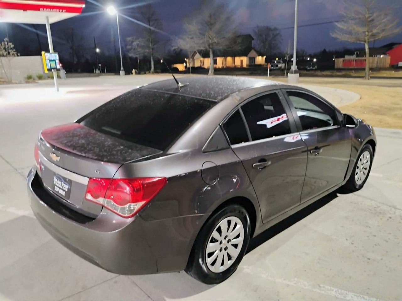 Chevrolet Cruze 4dr Sdn LT w/1LT 2011