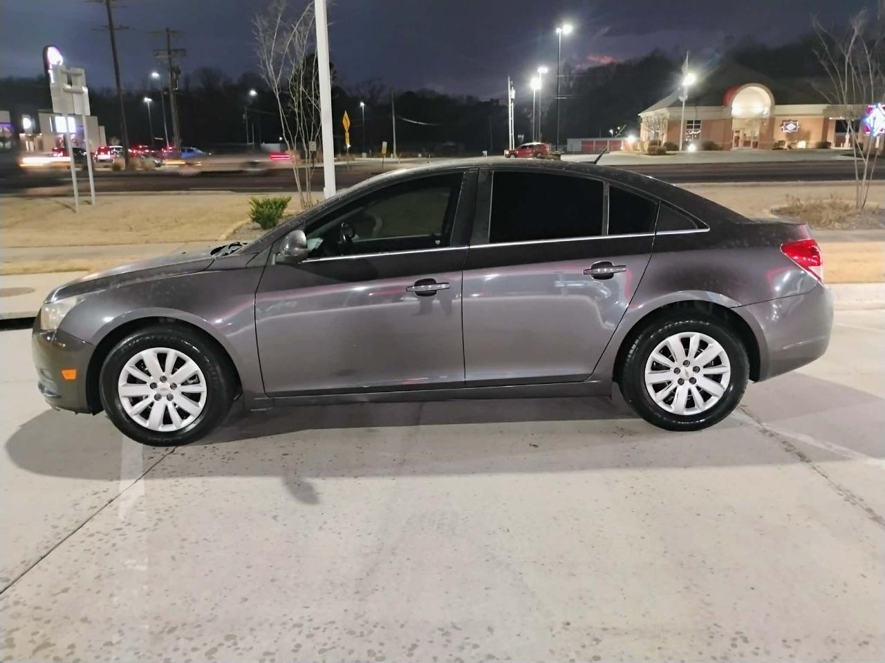 Chevrolet Cruze 4dr Sdn LT w/1LT 2011