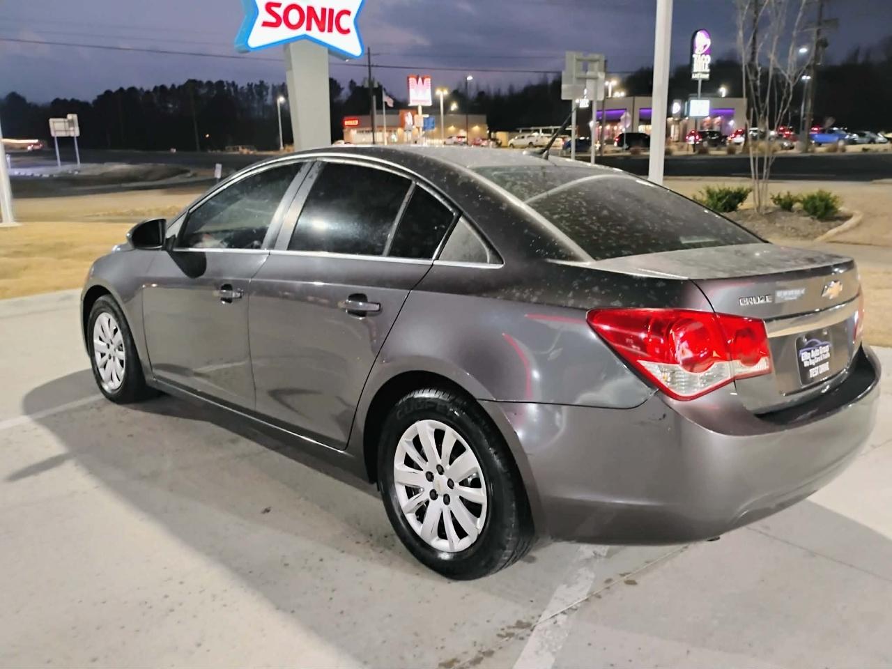 Chevrolet Cruze 4dr Sdn LT w/1LT 2011