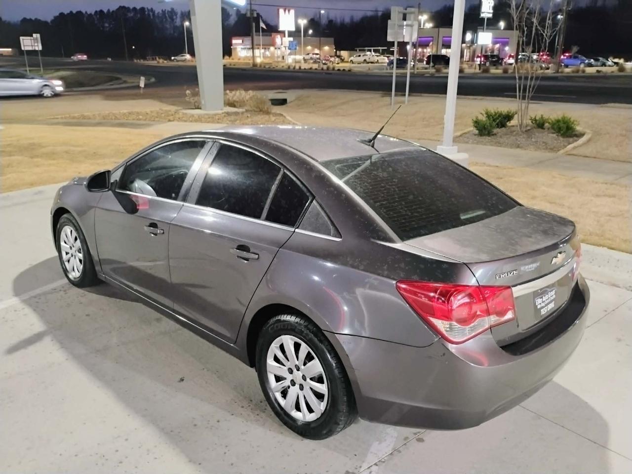 Chevrolet Cruze 4dr Sdn LT w/1LT 2011