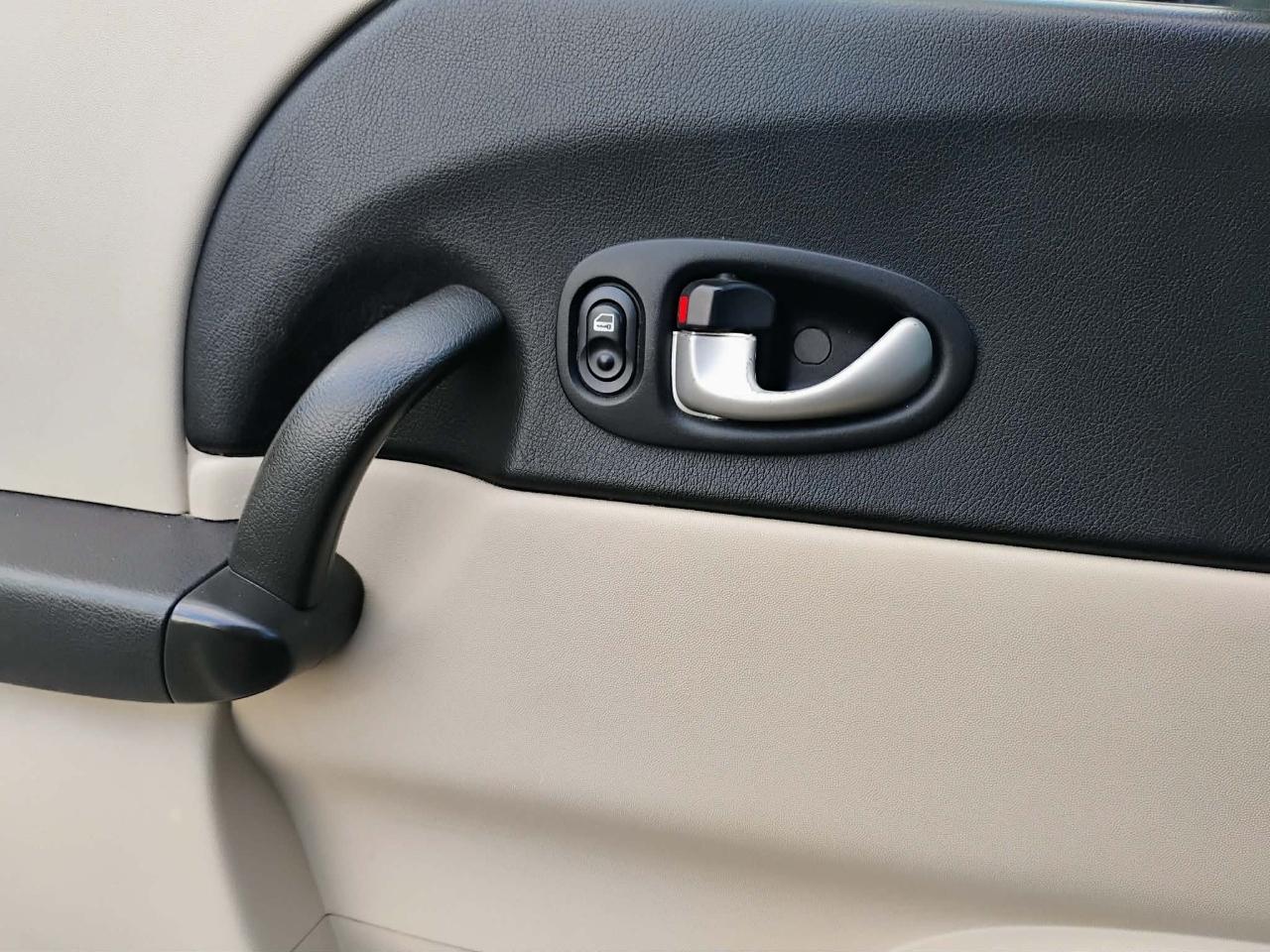 Saturn VUE 4dr FWD Auto V6 2004