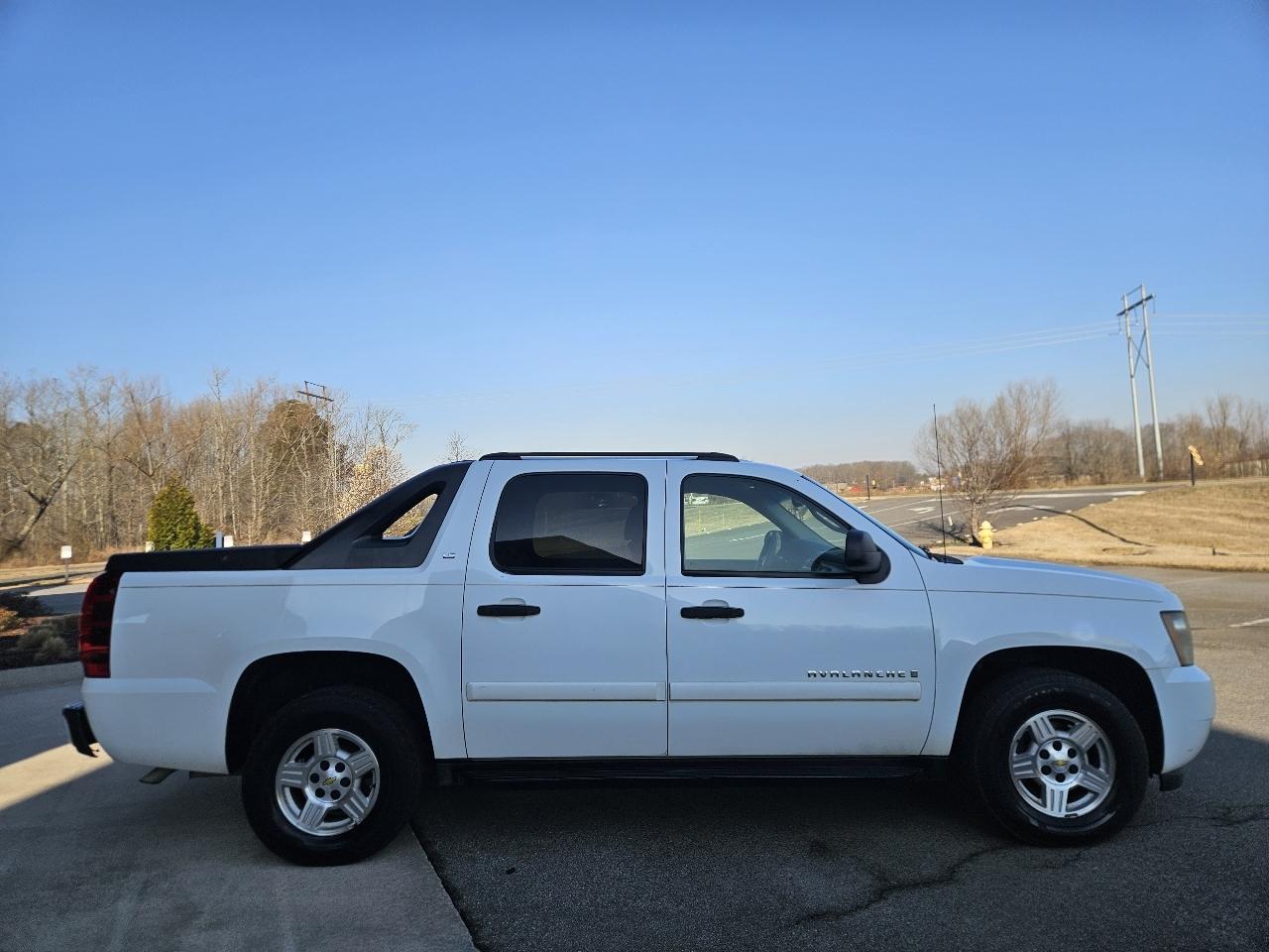 Chevrolet Avalanche 2WD Crew Cab 130" LS 2008