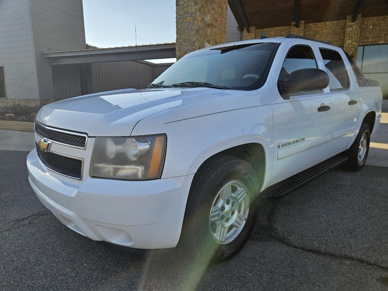 Chevrolet Avalanche 2WD Crew Cab 130" LS 2008