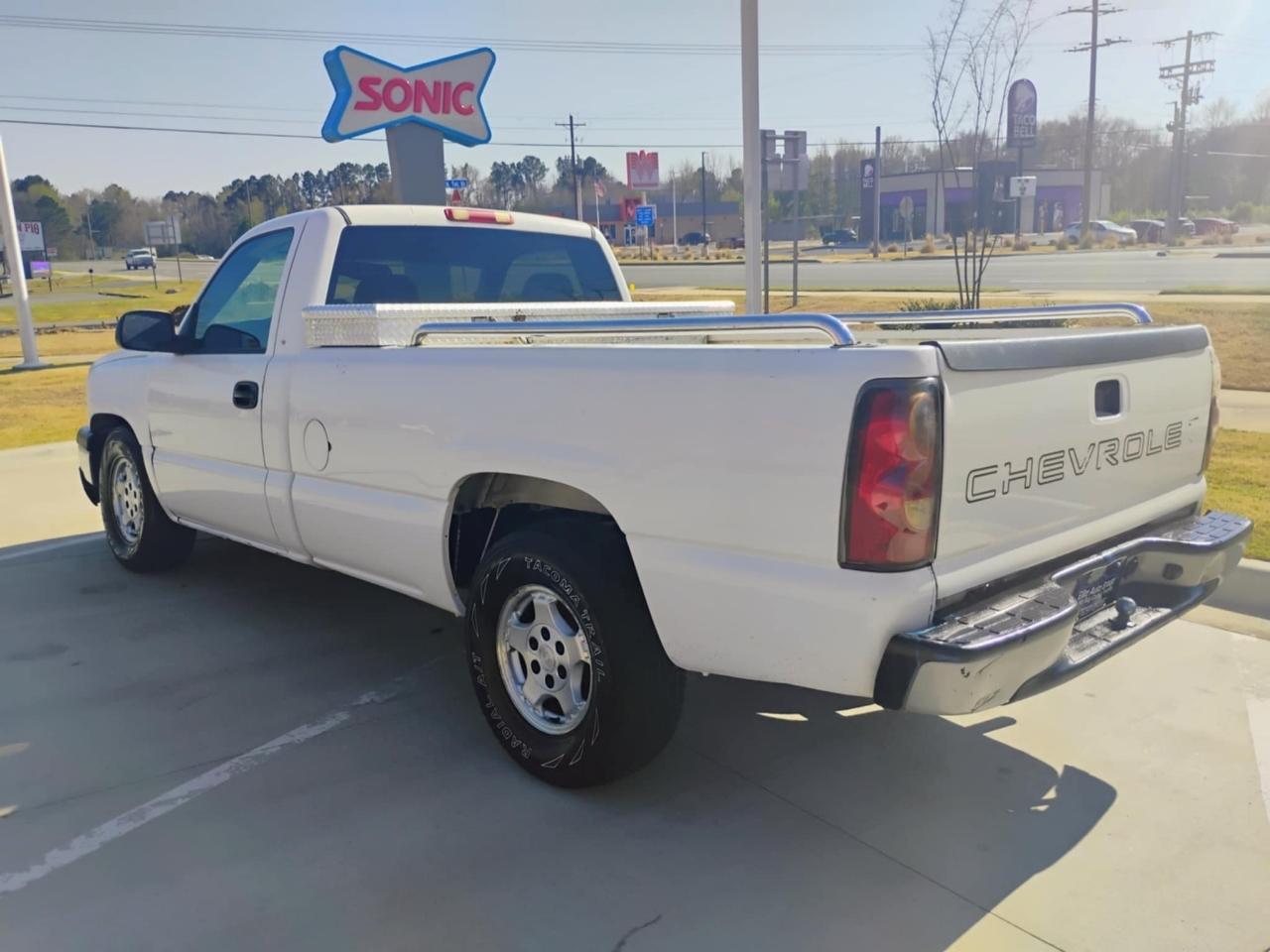 Chevrolet Silverado 1500 2WD Reg Cab 133.0" LS 2004