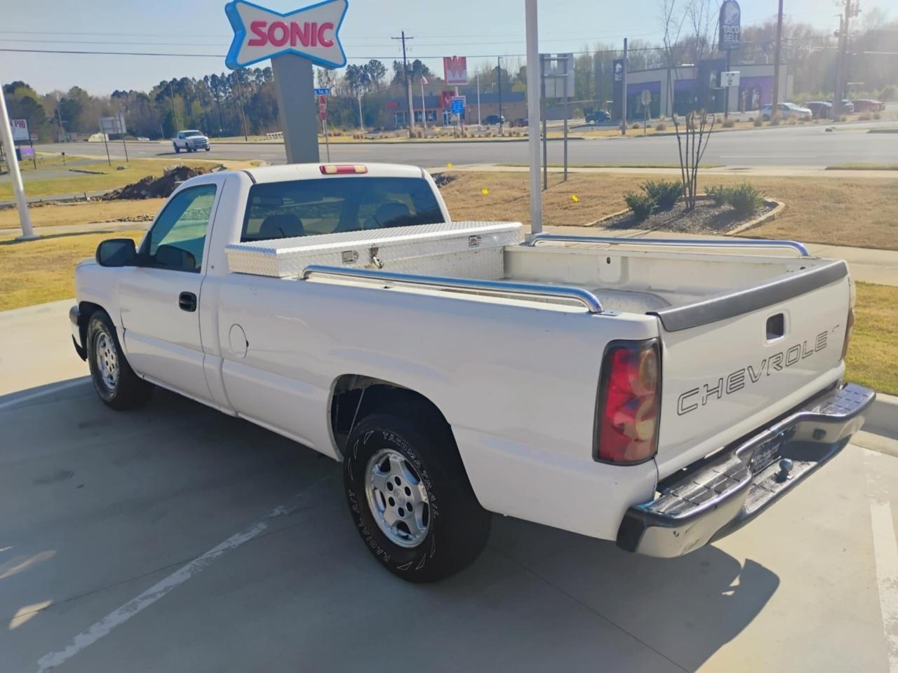 Chevrolet Silverado 1500 2WD Reg Cab 133.0" LS 2004