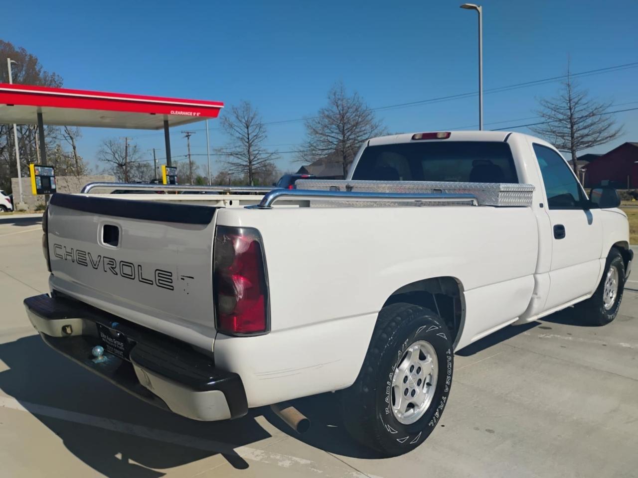 Chevrolet Silverado 1500 2WD Reg Cab 133.0" LS 2004