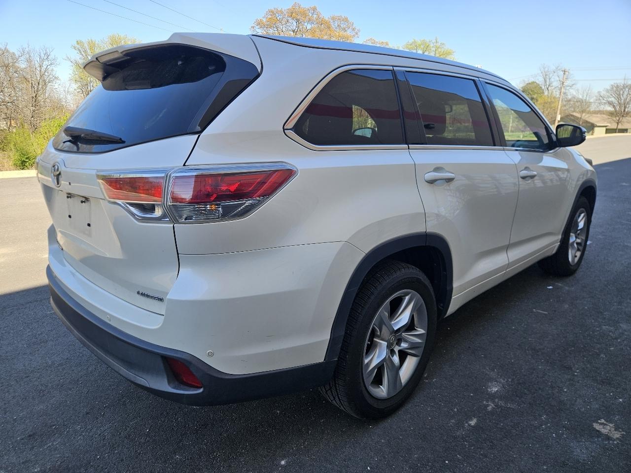 Toyota Highlander FWD 4dr V6 Limited (Natl) 2015