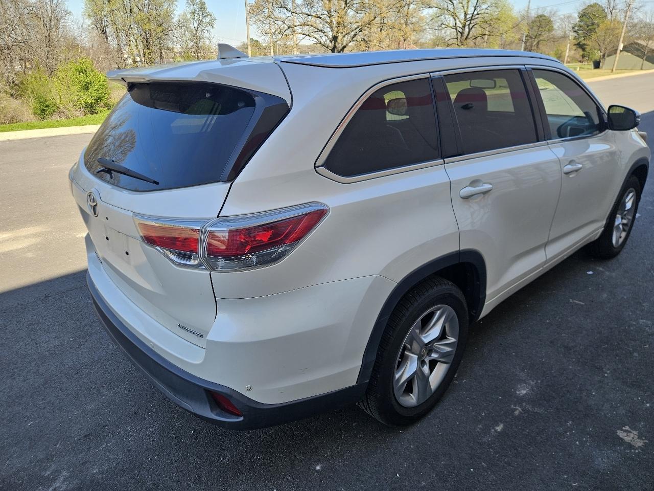 Toyota Highlander FWD 4dr V6 Limited (Natl) 2015
