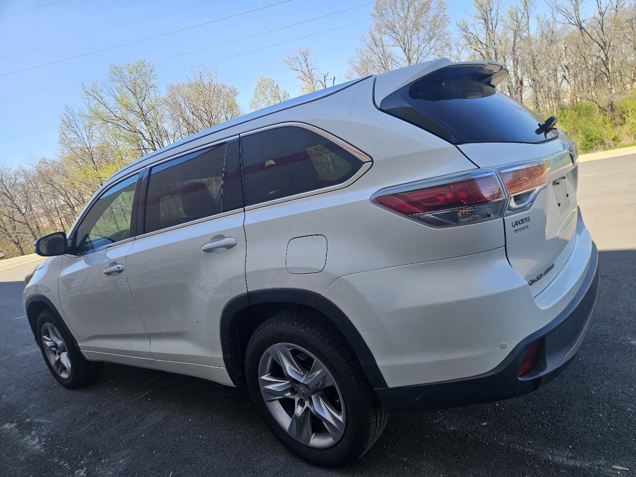 Toyota Highlander FWD 4dr V6 Limited (Natl) 2015