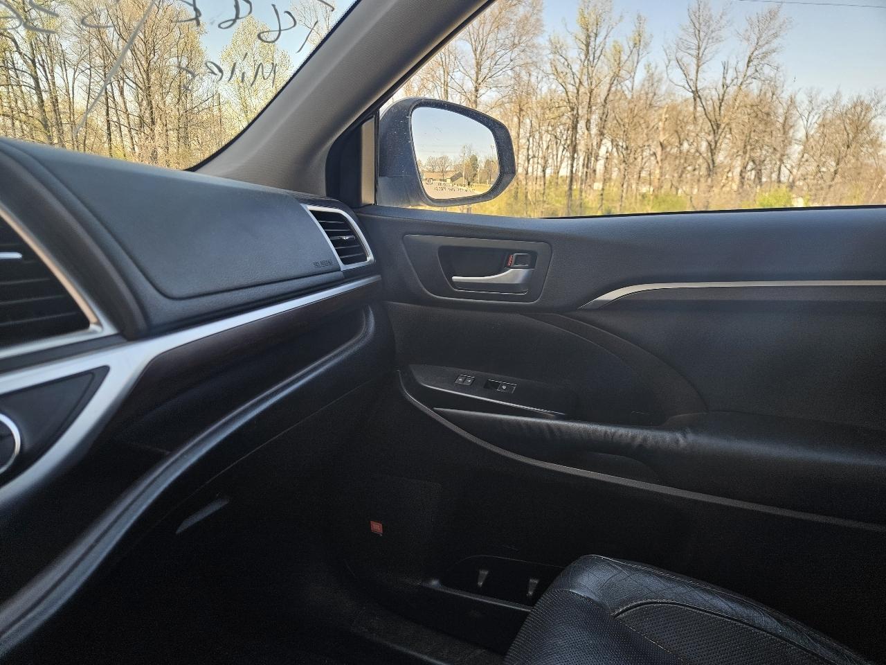 Toyota Highlander FWD 4dr V6 Limited (Natl) 2015