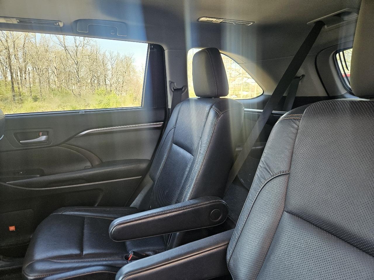 Toyota Highlander FWD 4dr V6 Limited (Natl) 2015