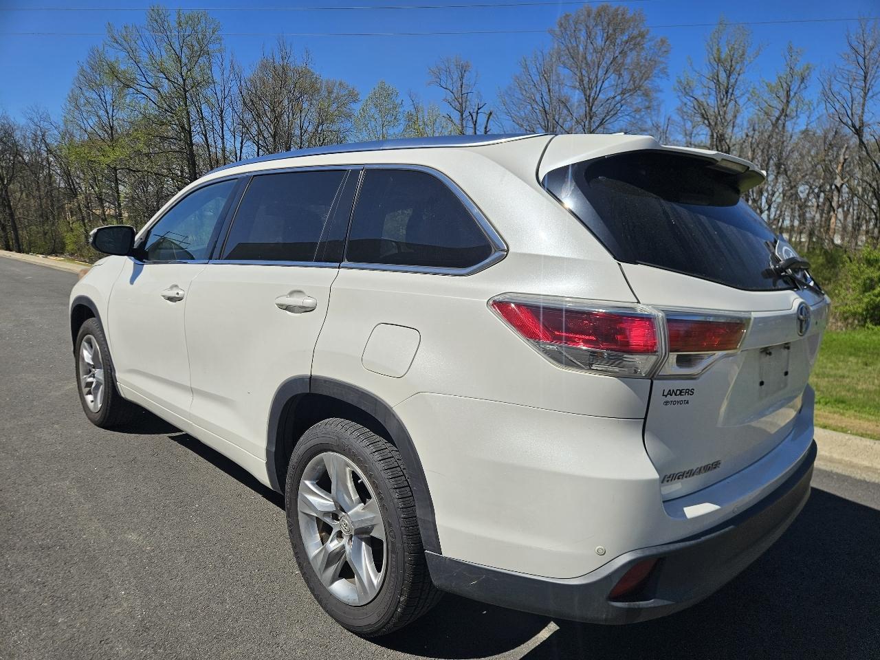 Toyota Highlander FWD 4dr V6 Limited (Natl) 2015
