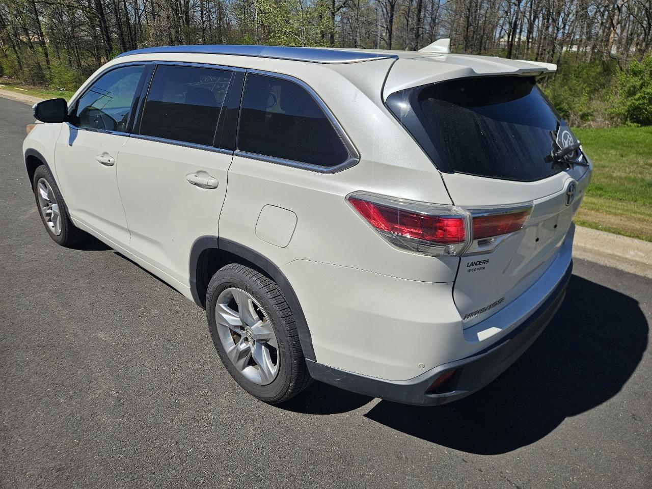 Toyota Highlander FWD 4dr V6 Limited (Natl) 2015