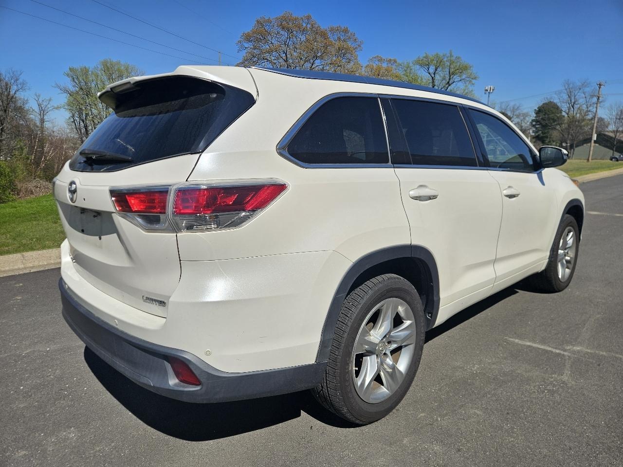 Toyota Highlander FWD 4dr V6 Limited (Natl) 2015
