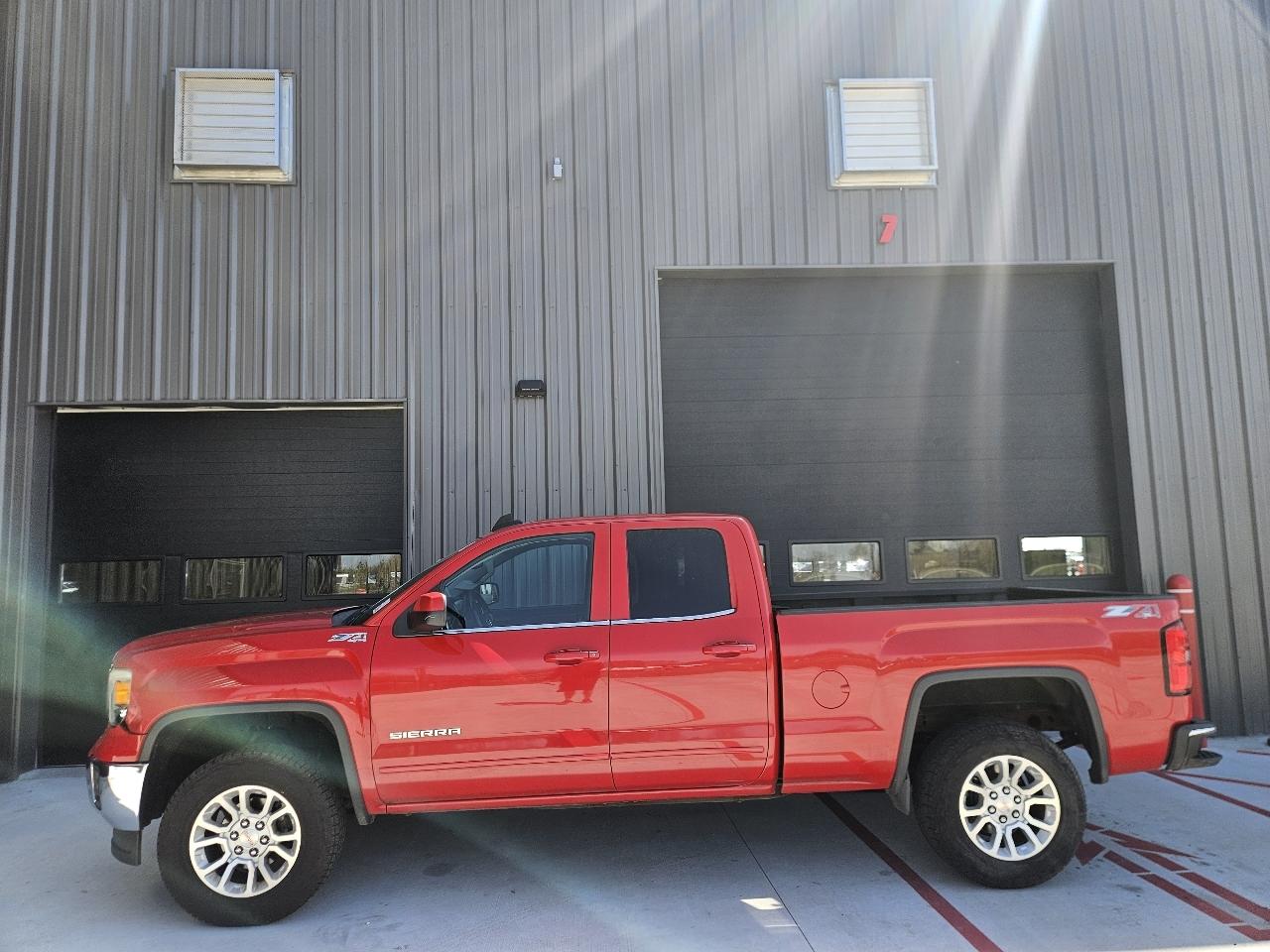 GMC Sierra 1500 4WD Double Cab 143.5" SLE 2015