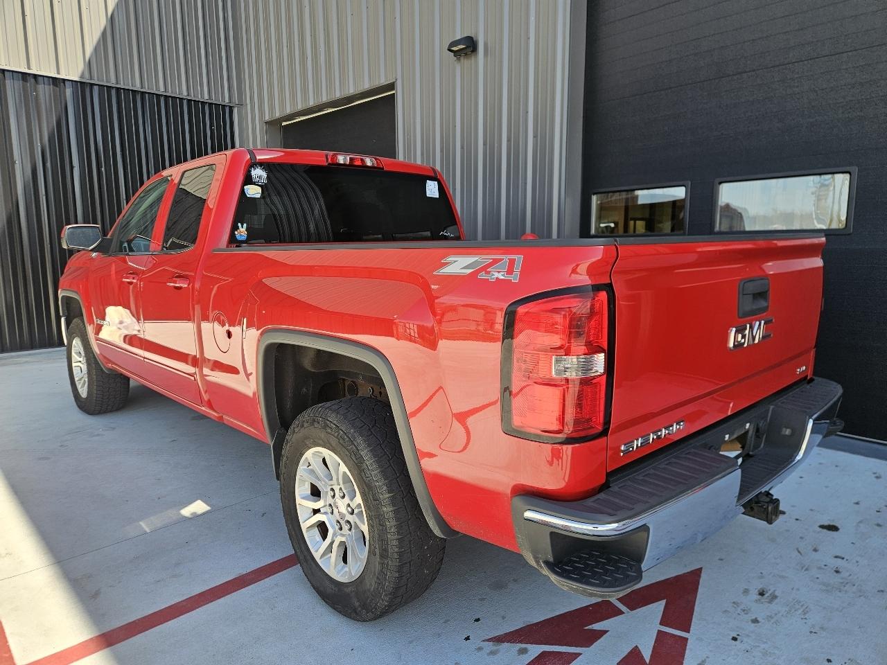 GMC Sierra 1500 4WD Double Cab 143.5" SLE 2015