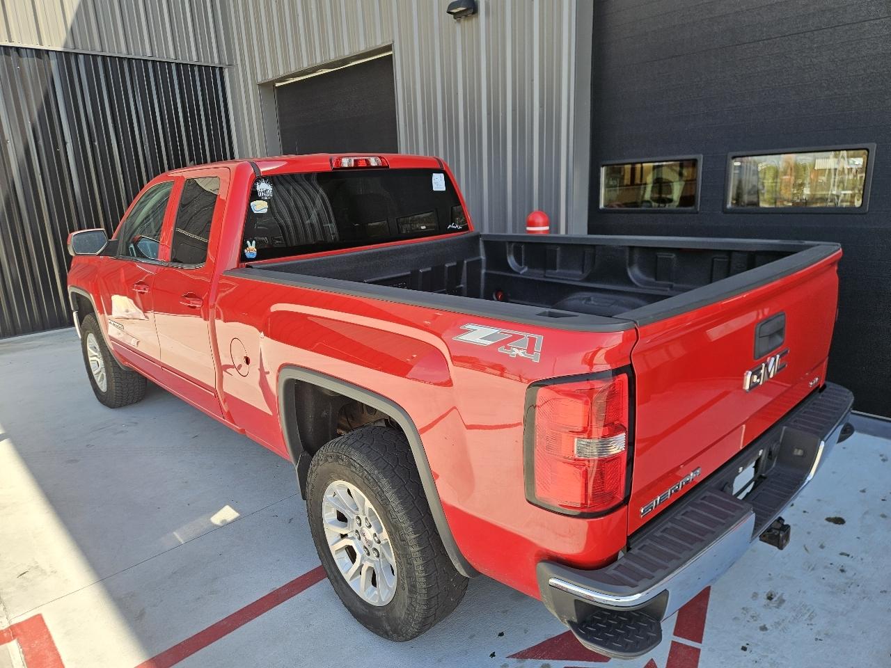 GMC Sierra 1500 4WD Double Cab 143.5" SLE 2015