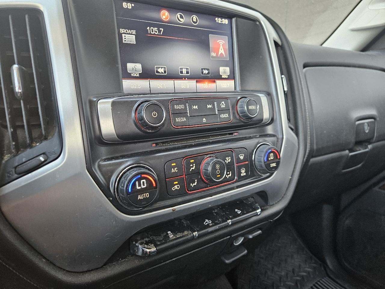 GMC Sierra 1500 4WD Double Cab 143.5" SLE 2015