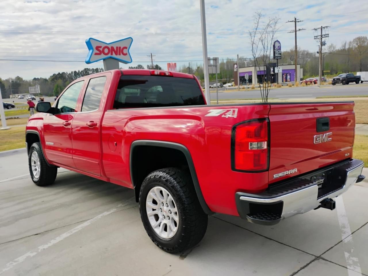 GMC Sierra 1500 4WD Double Cab 143.5" SLE 2015