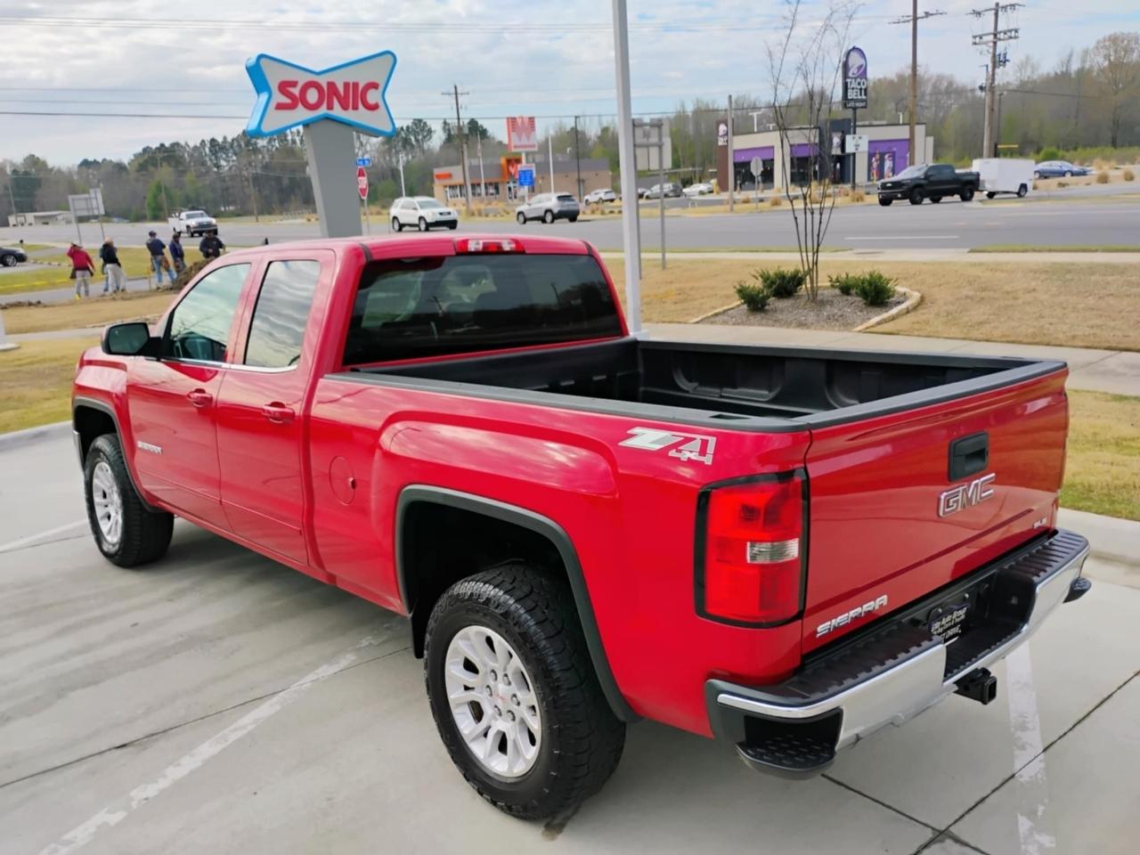 GMC Sierra 1500 4WD Double Cab 143.5" SLE 2015