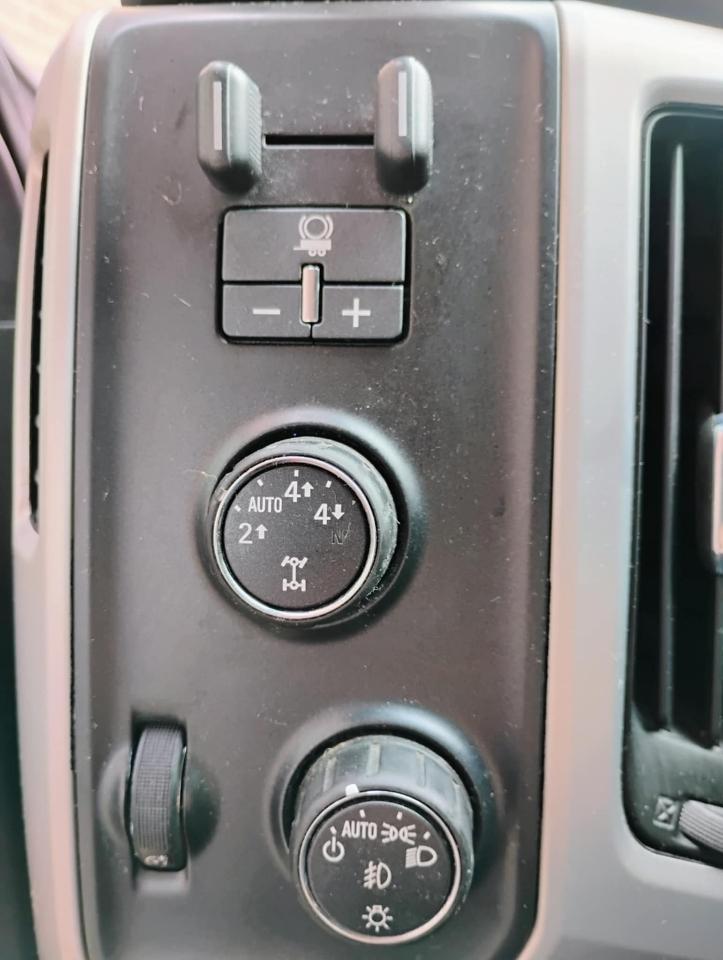 GMC Sierra 1500 4WD Double Cab 143.5" SLE 2015