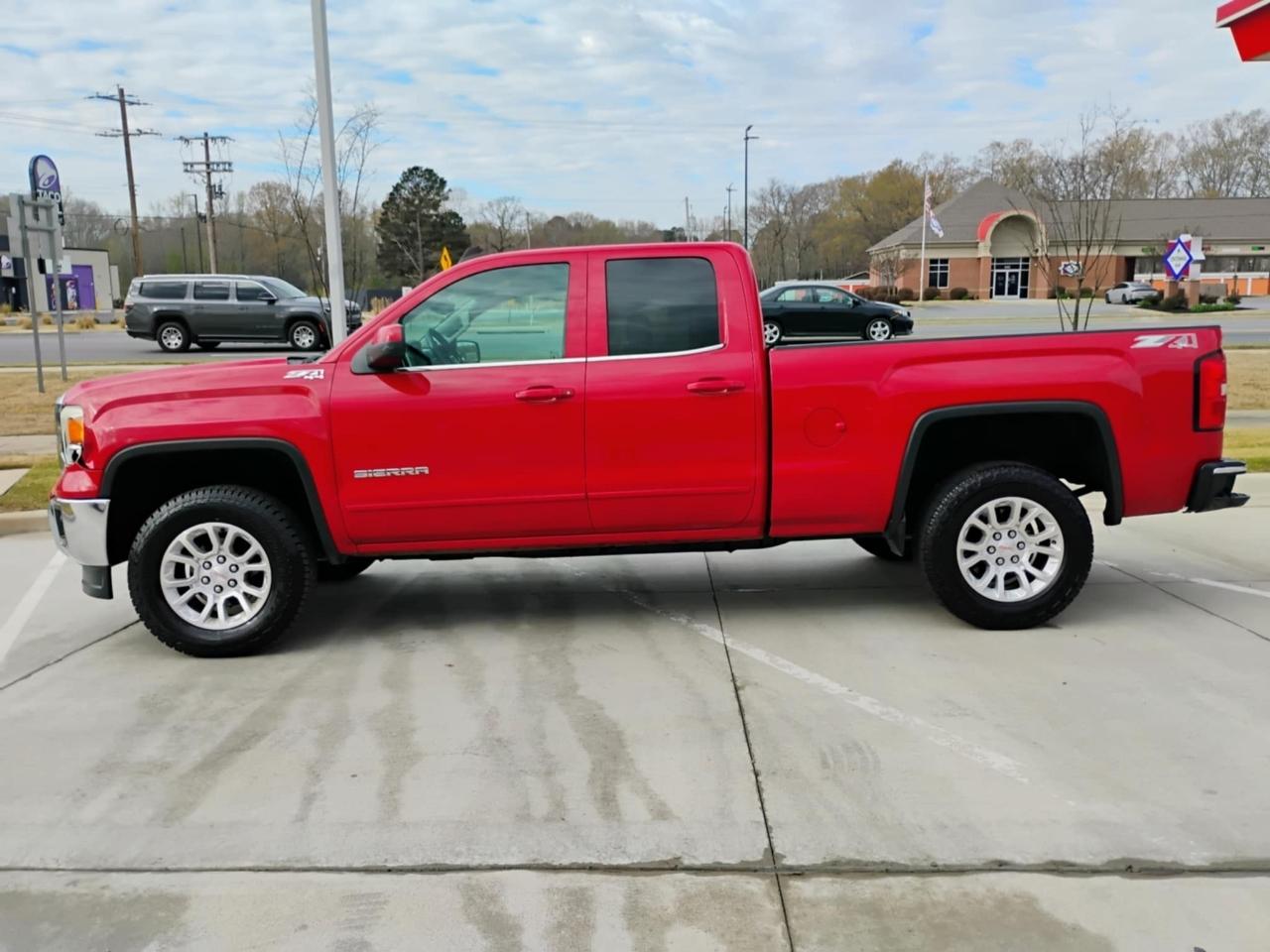 GMC Sierra 1500 4WD Double Cab 143.5" SLE 2015