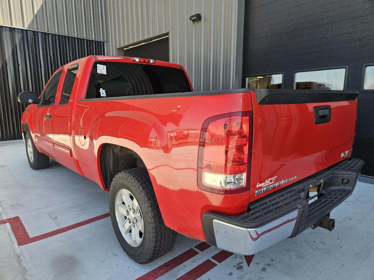 GMC Sierra 1500 2WD Ext Cab 143.5" SLE 2013