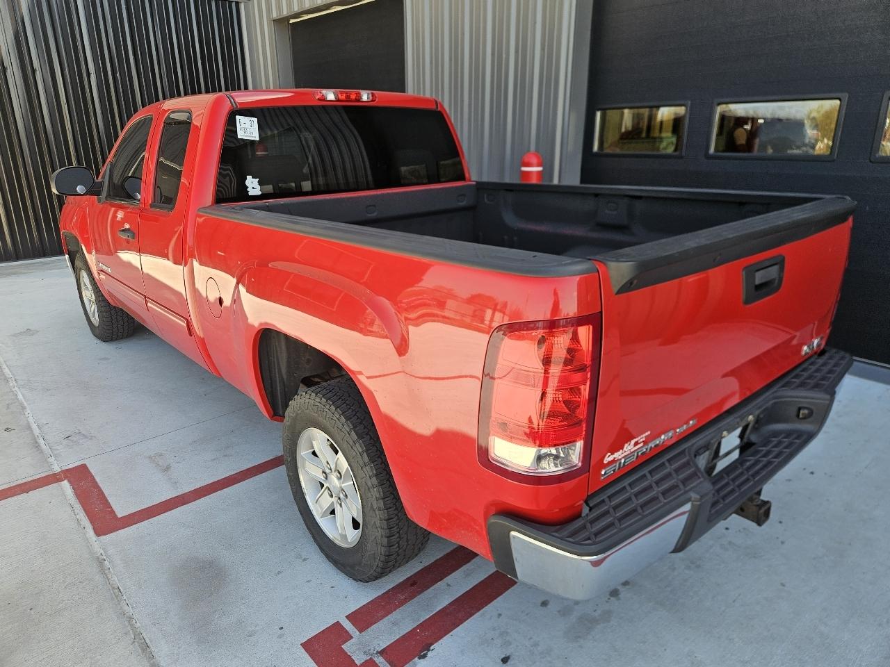 GMC Sierra 1500 2WD Ext Cab 143.5" SLE 2013