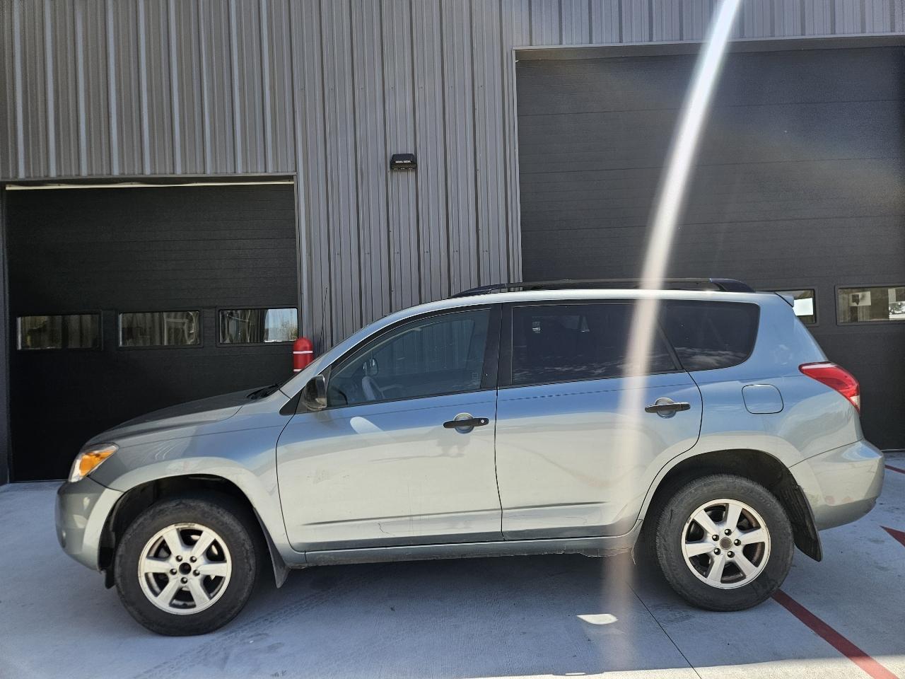 Toyota RAV4 2WD 4dr 4-cyl (Natl) 2007
