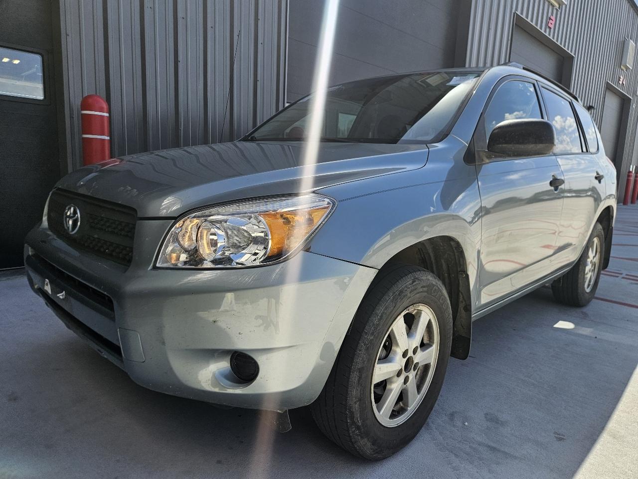 Toyota RAV4 2WD 4dr 4-cyl (Natl) 2007
