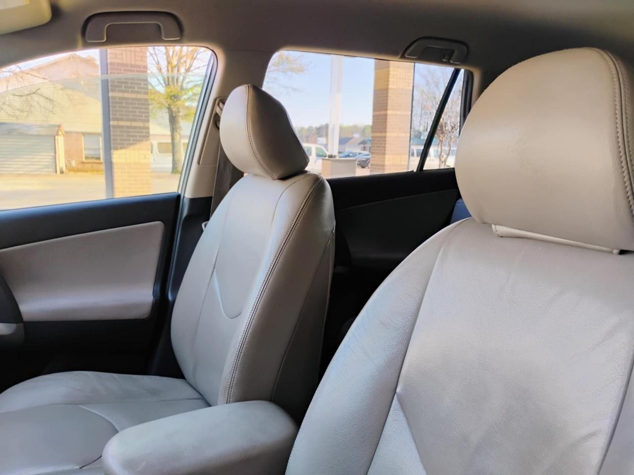 Toyota RAV4 2WD 4dr 4-cyl (Natl) 2007