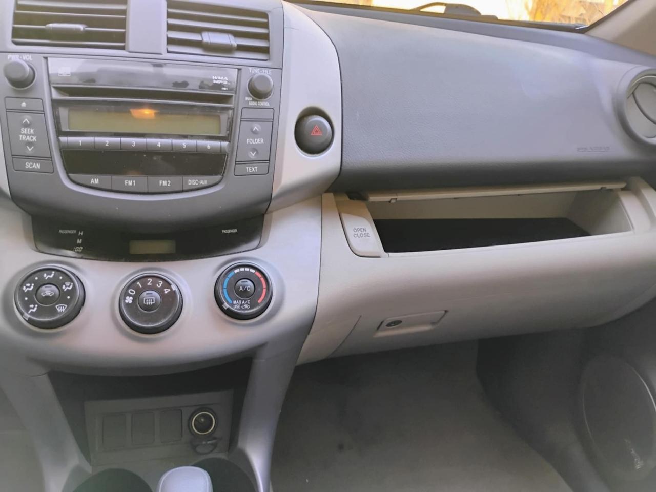 Toyota RAV4 2WD 4dr 4-cyl (Natl) 2007