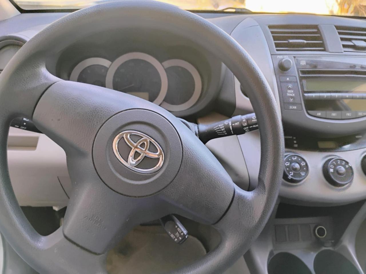Toyota RAV4 2WD 4dr 4-cyl (Natl) 2007