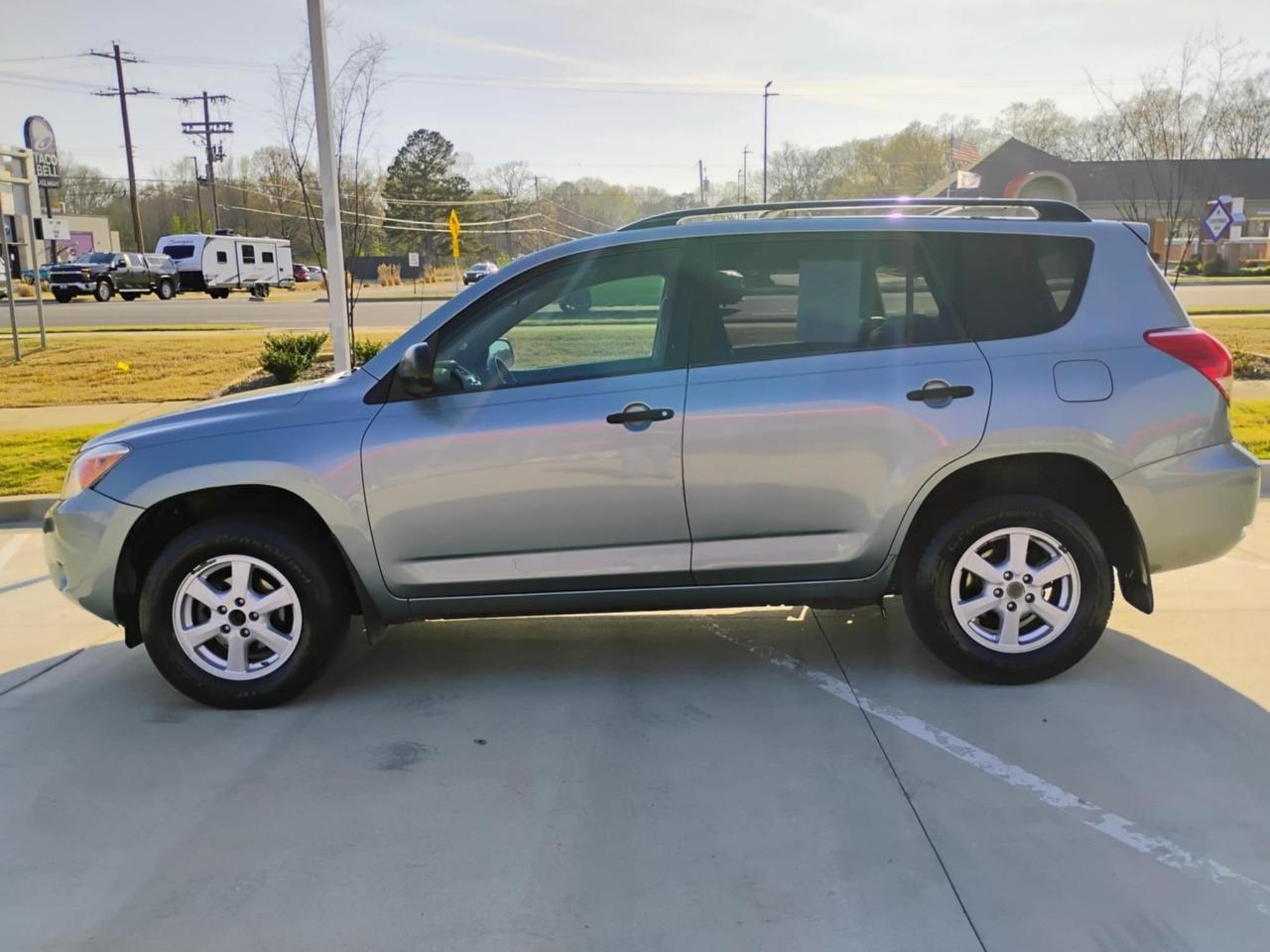 Toyota RAV4 2WD 4dr 4-cyl (Natl) 2007