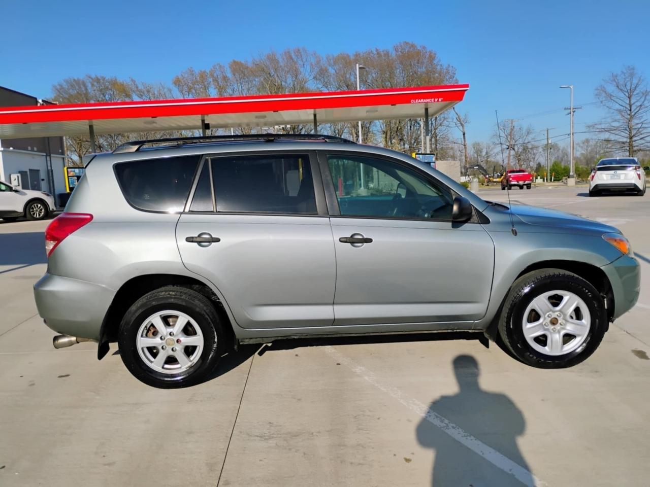 Toyota RAV4 2WD 4dr 4-cyl (Natl) 2007