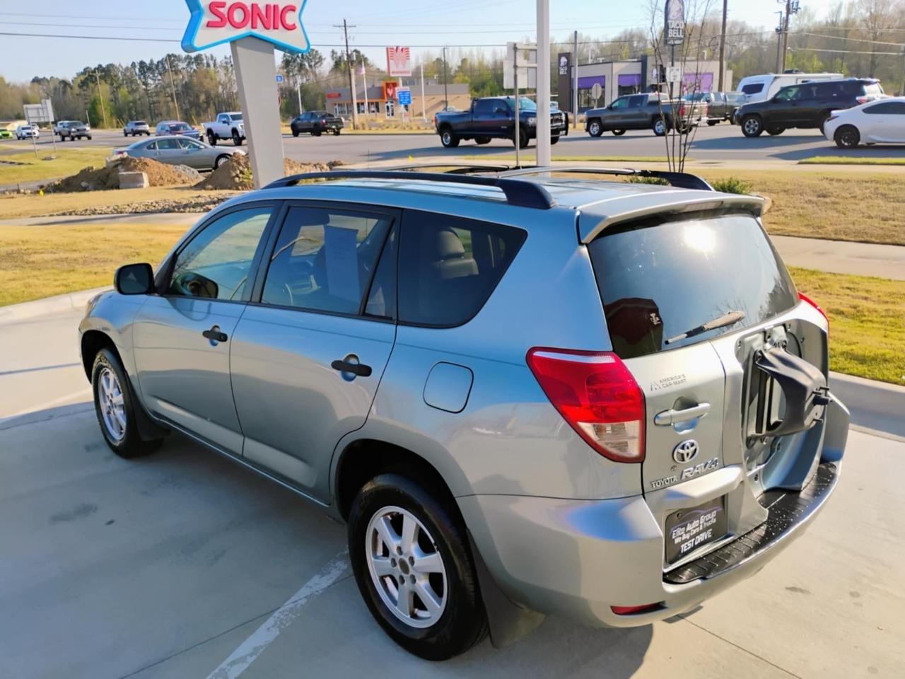 Toyota RAV4 2WD 4dr 4-cyl (Natl) 2007