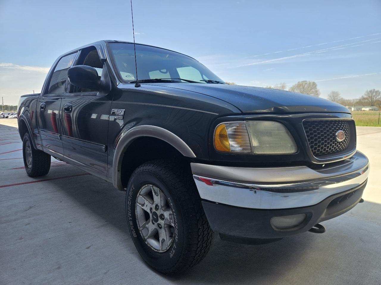 Ford F-150 4WD SuperCrew 139" Lariat 2002