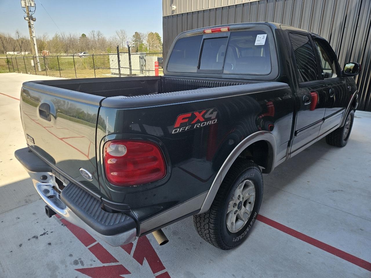 Ford F-150 4WD SuperCrew 139" Lariat 2002