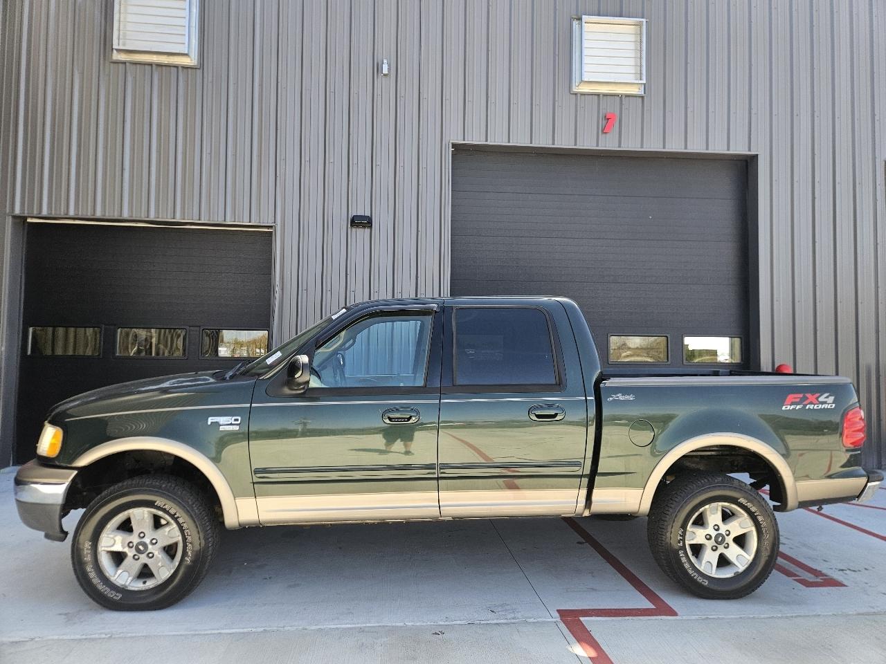 Ford F-150 4WD SuperCrew 139" Lariat 2002