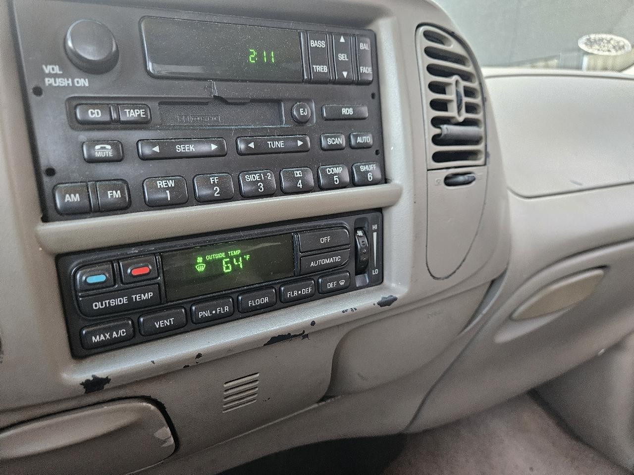 Ford F-150 4WD SuperCrew 139" Lariat 2002