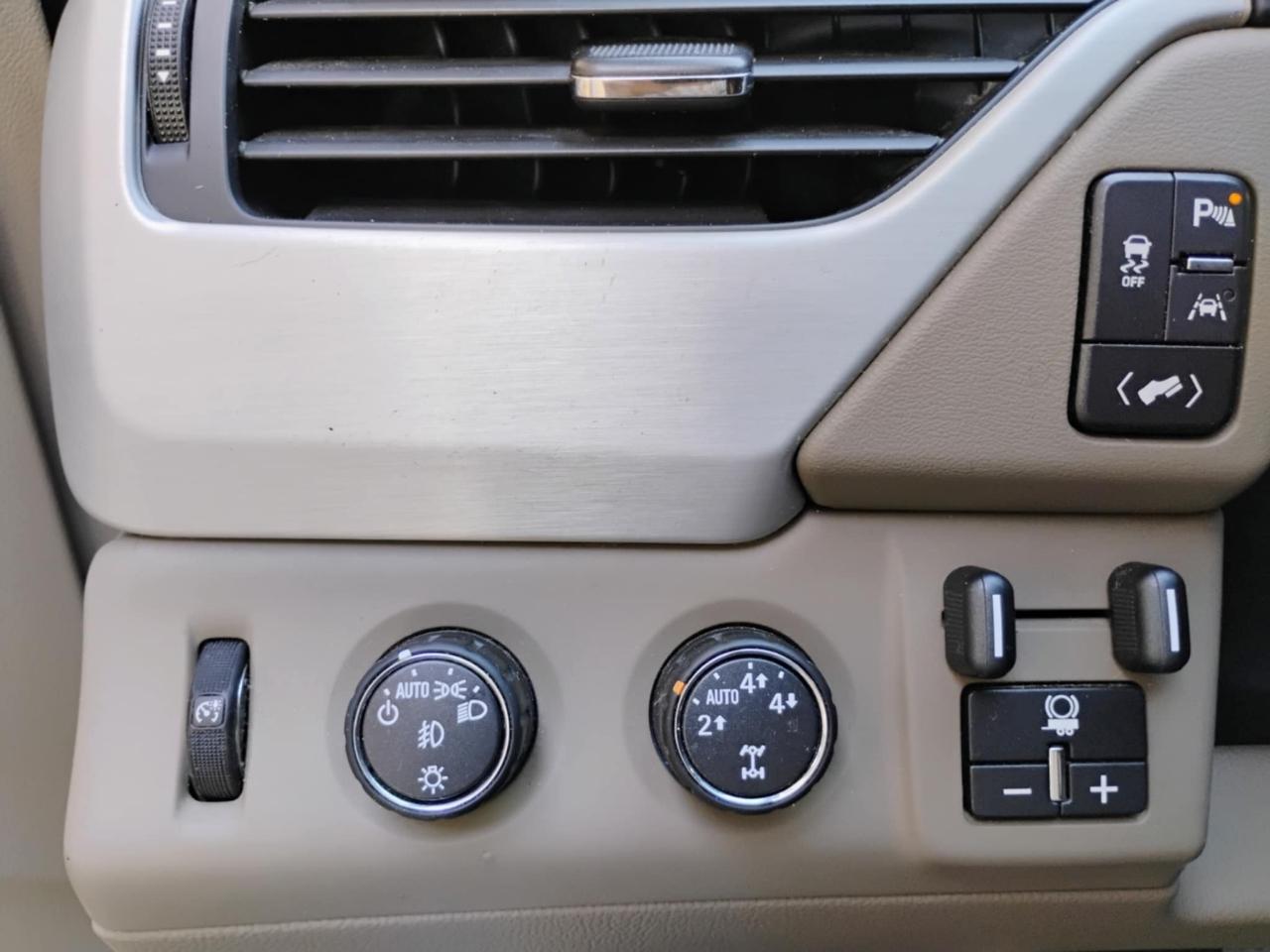 GMC Yukon 4WD 4dr SLT 2016