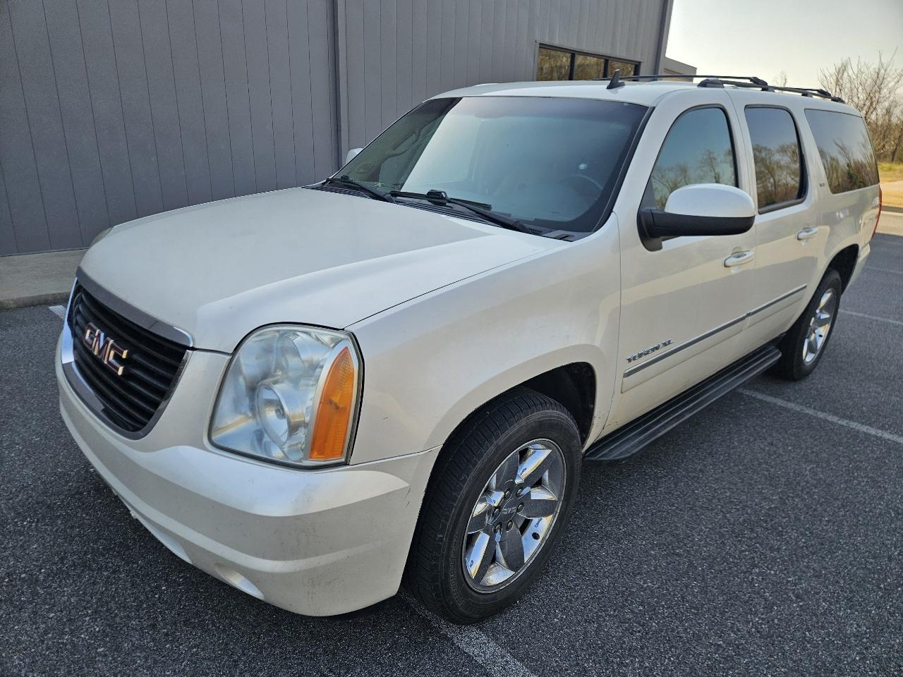 GMC Yukon XL 2WD 4dr 1500 SLT 2012