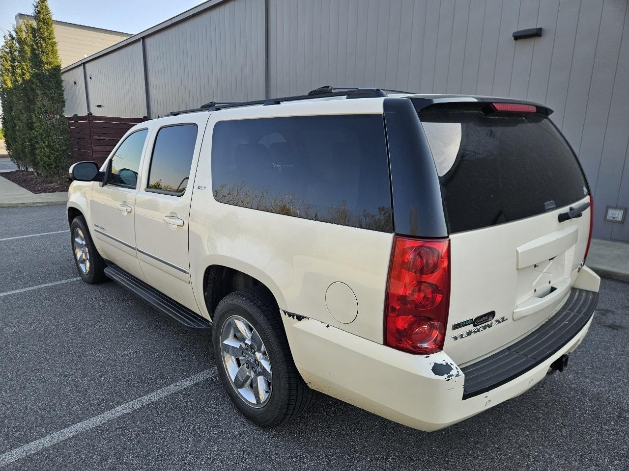 GMC Yukon XL 2WD 4dr 1500 SLT 2012