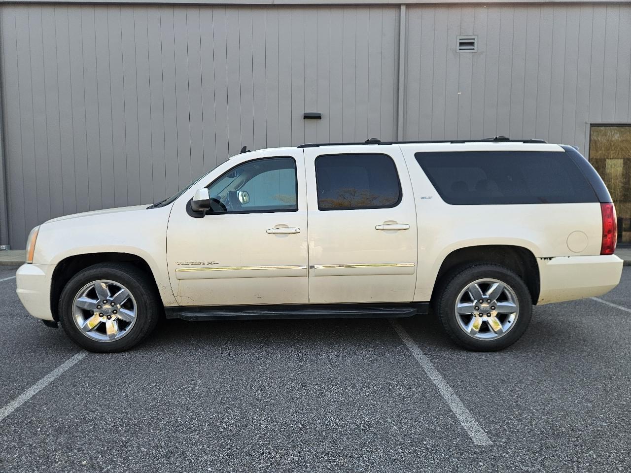 GMC Yukon XL 2WD 4dr 1500 SLT 2012