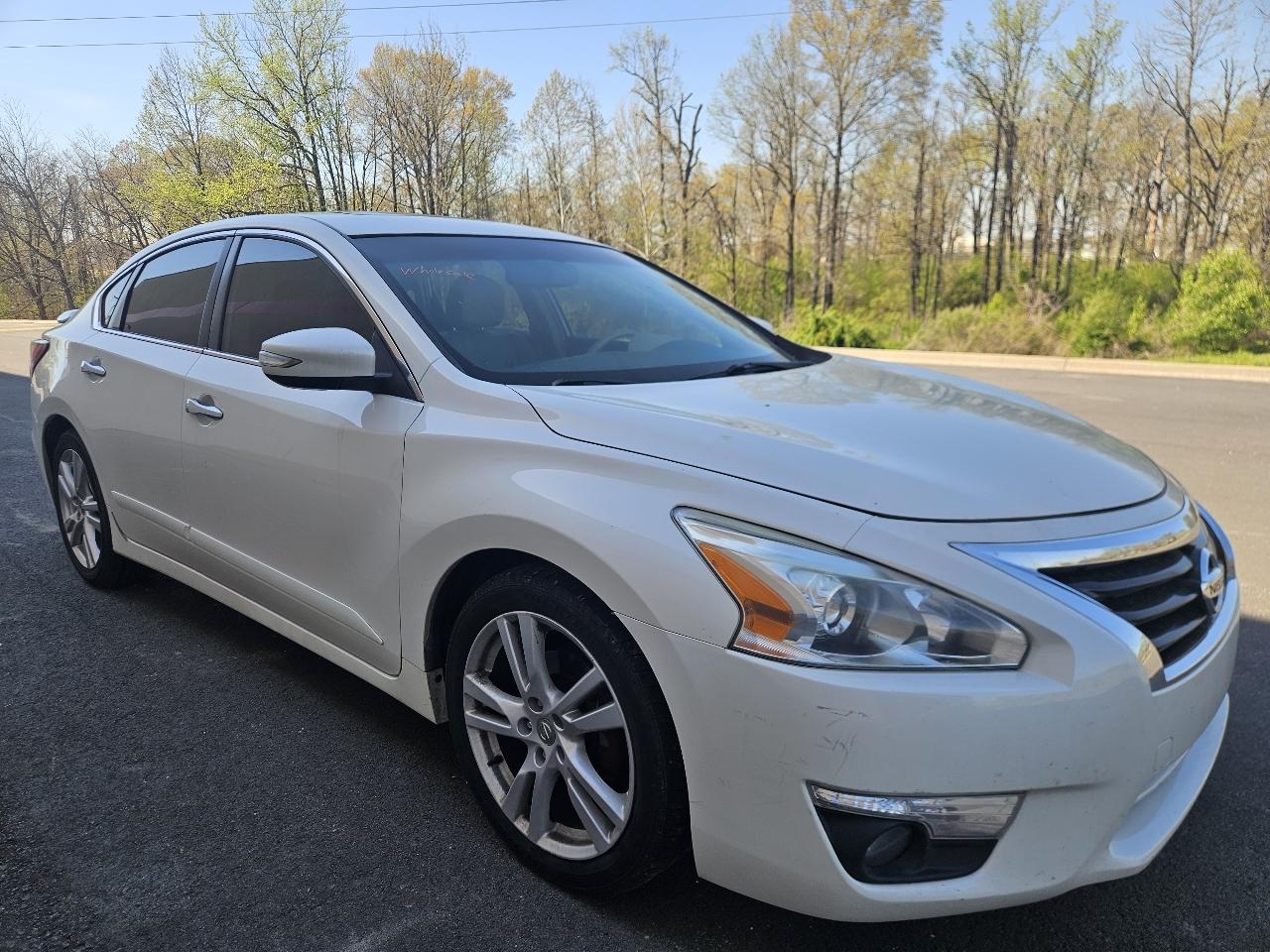 Nissan Altima 4dr Sdn V6 3.5 SL 2013