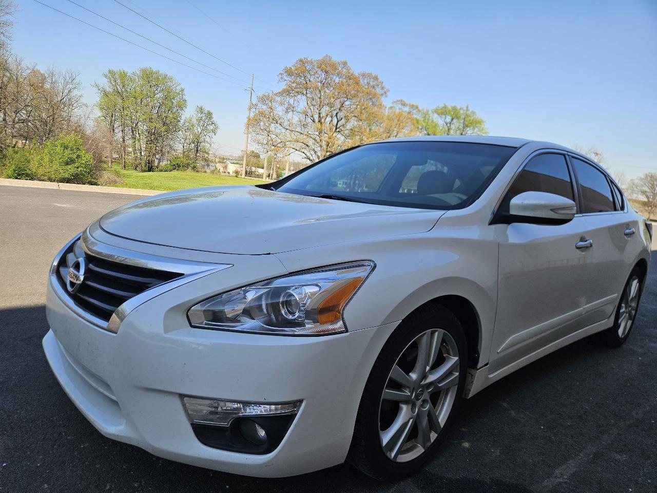 Nissan Altima 4dr Sdn V6 3.5 SL 2013