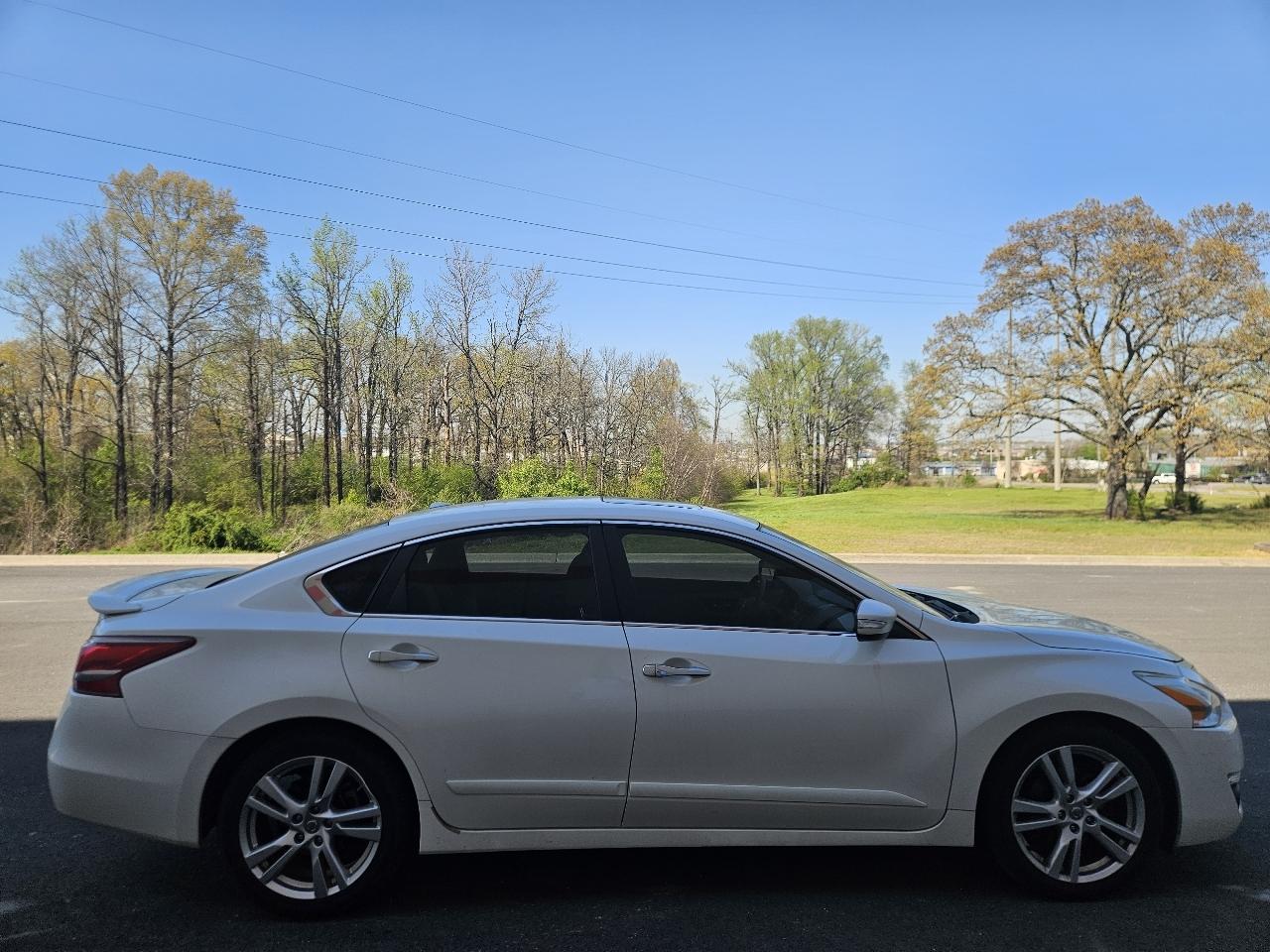 Nissan Altima 4dr Sdn V6 3.5 SL 2013